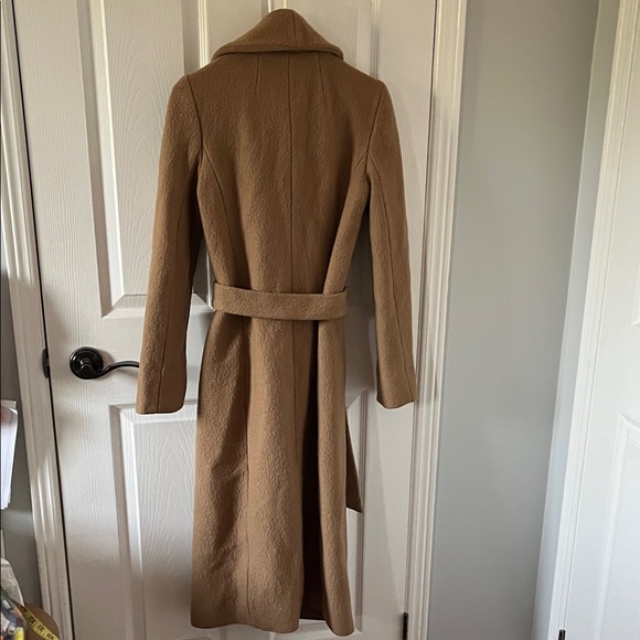Aritzia Babaton Abraham Women's Tan camel Belted Coat wool - Picture 3 of 9